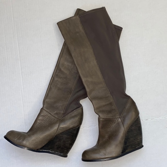 Seychelles Shoes - Seychelles pull on stretch leather high boot size 6 gray